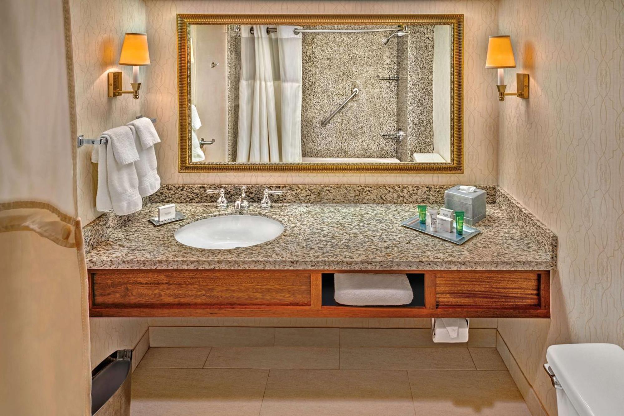 ดับเบิลทรี บาย ฮิลตัน ฟิลาเดลเฟีย แอร์พอร์ต Hotel ภายนอก รูปภาพ